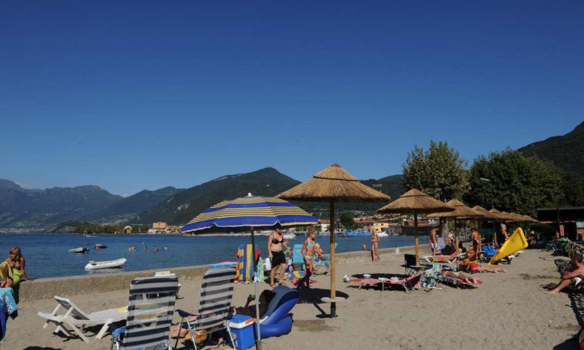 Estivo Premium Deluxe Mobile Homes On Camping Del Sole Village Iseo Exterior photo