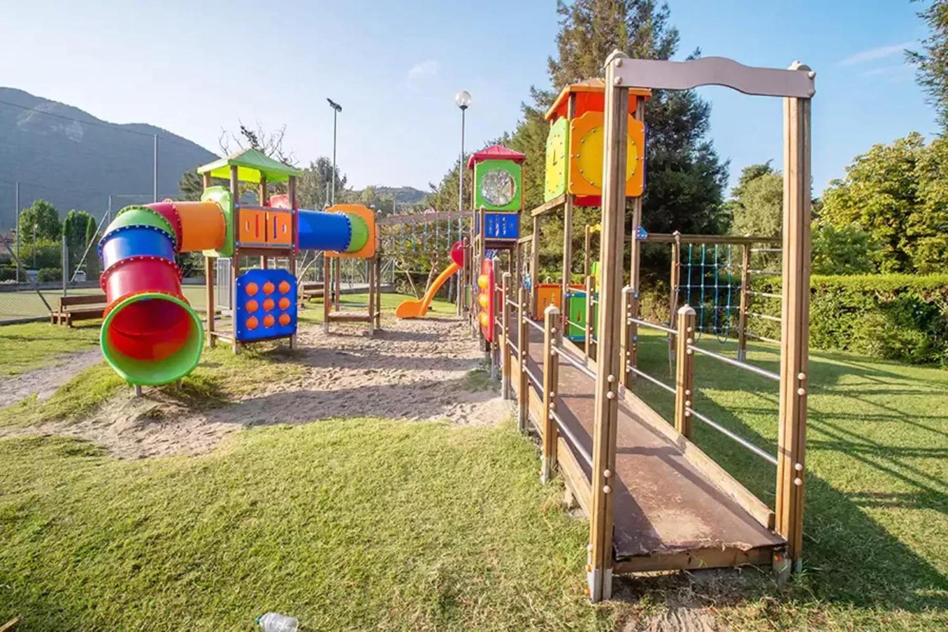Estivo Premium Deluxe Mobile Homes On Camping Del Sole Village Iseo Exterior photo