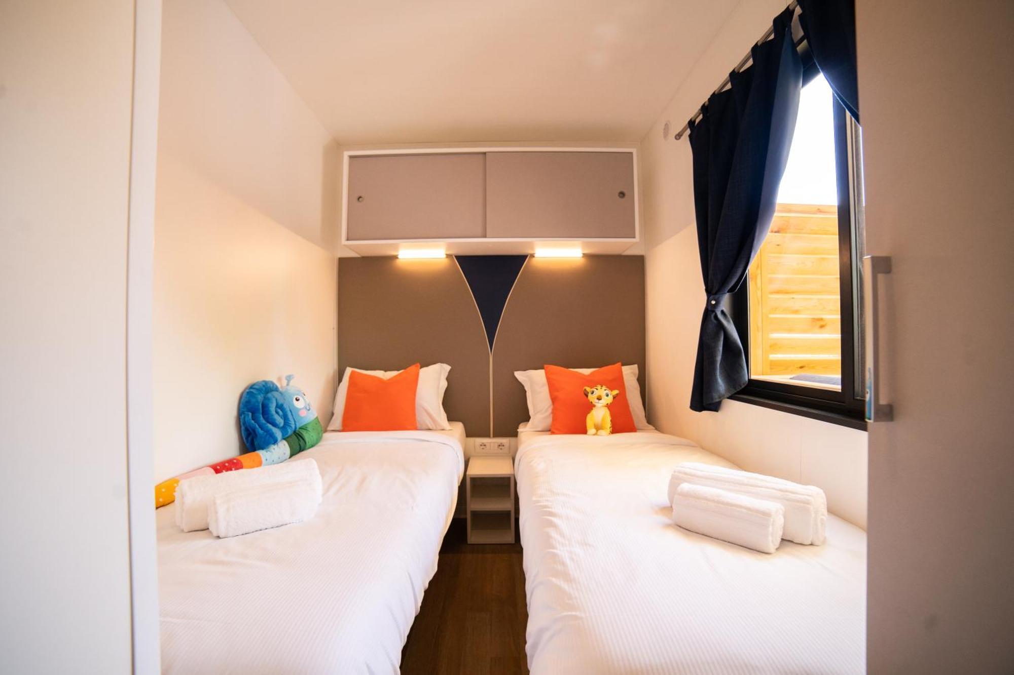 Estivo Premium Deluxe Mobile Homes On Camping Del Sole Village Iseo Exterior photo