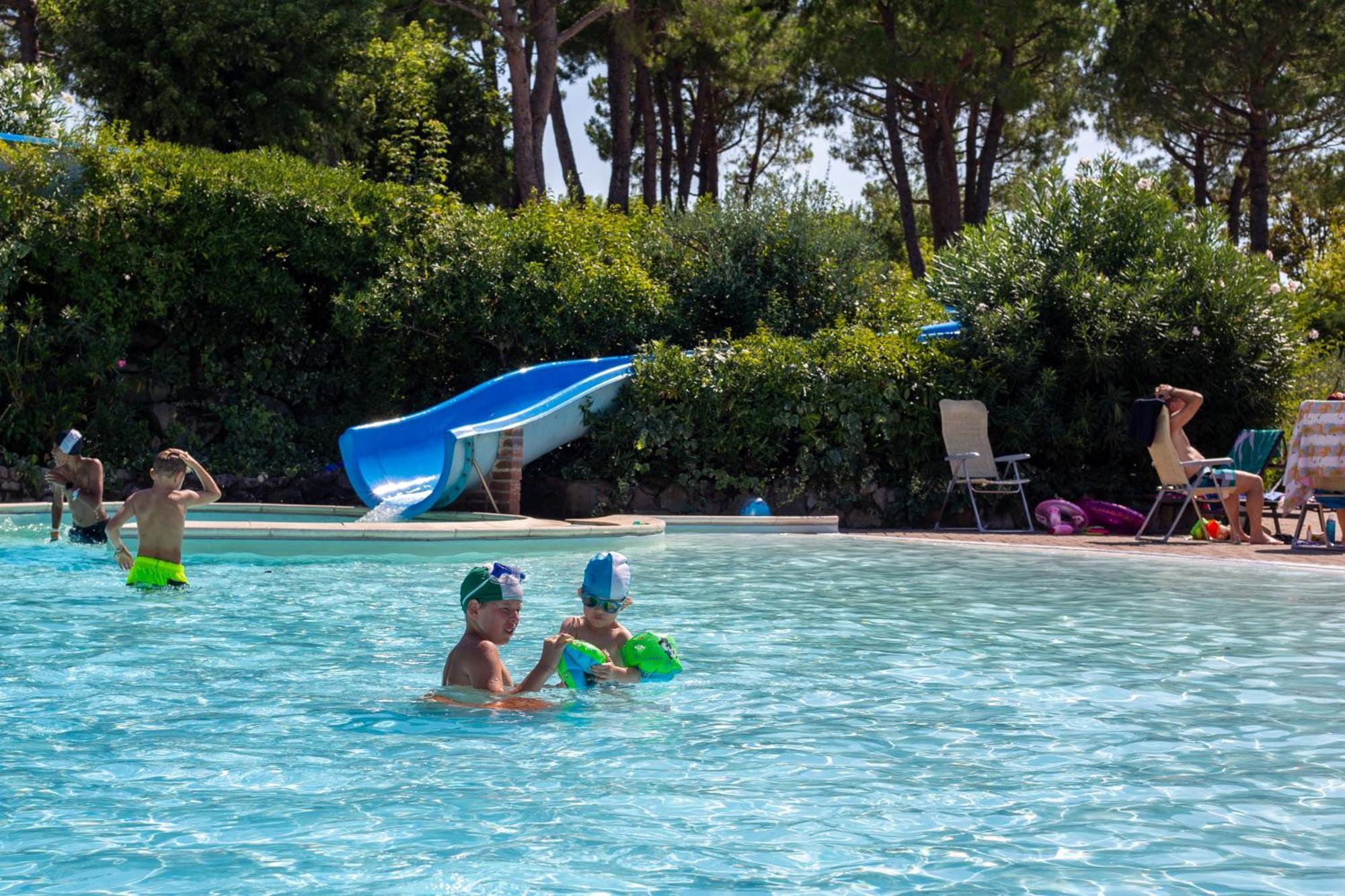 Estivo Premium Deluxe Mobile Homes On Camping Del Sole Village Iseo Exterior photo