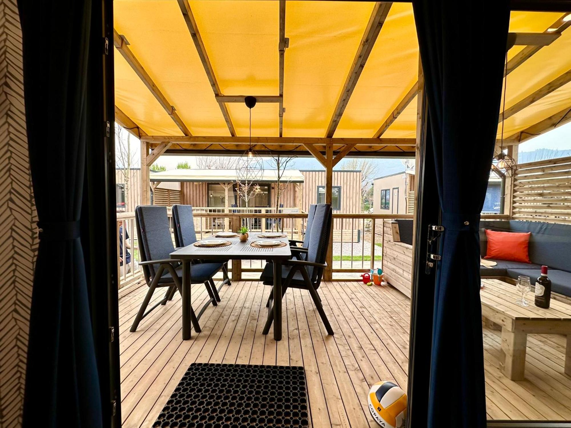 Estivo Premium Deluxe Mobile Homes On Camping Del Sole Village Iseo Exterior photo